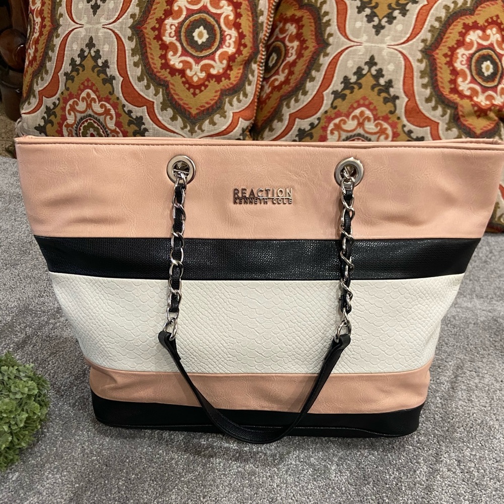 NWOT Kenneth Cole Bag